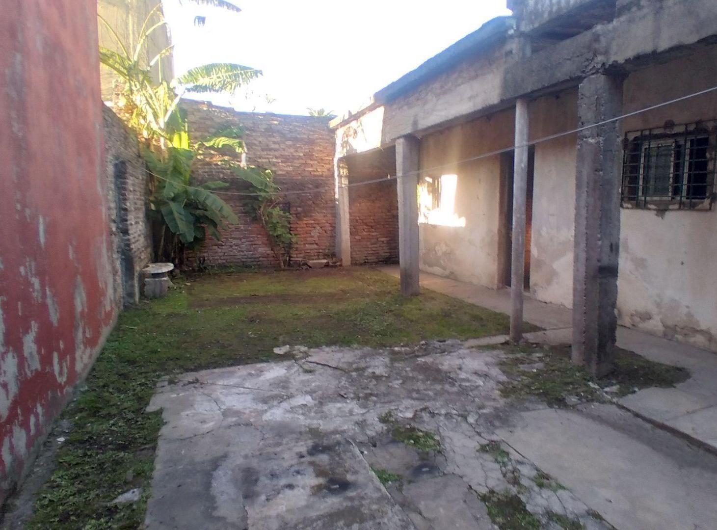 Lote con Casa 3 Amb Local al Frente Gran Potencial
