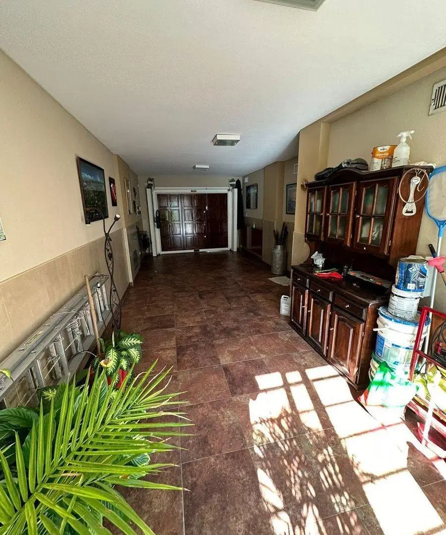 Venta Casa de 5 ambientes con Pileta en Liniers 2