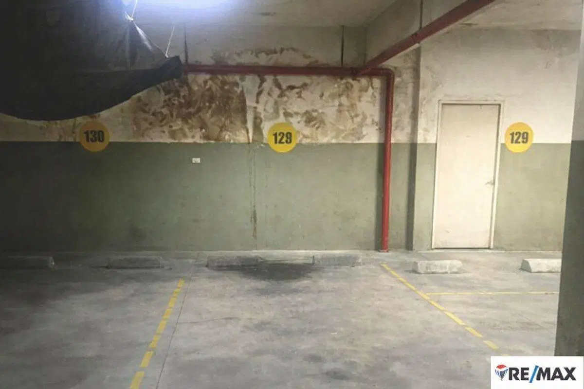 VENTA COCHERA CUBIERTA EN VILLA LURO 4