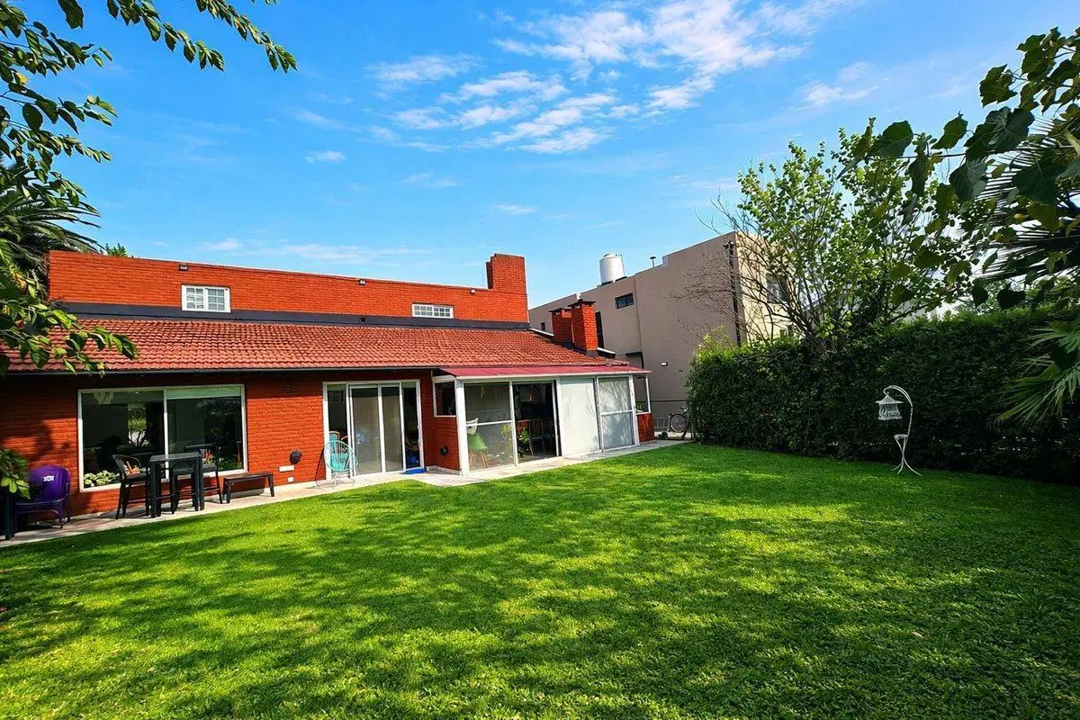VENTA CASA COUNTRY CLUB ¨ EL VENADO ¨ 6 AMBIENTES 3