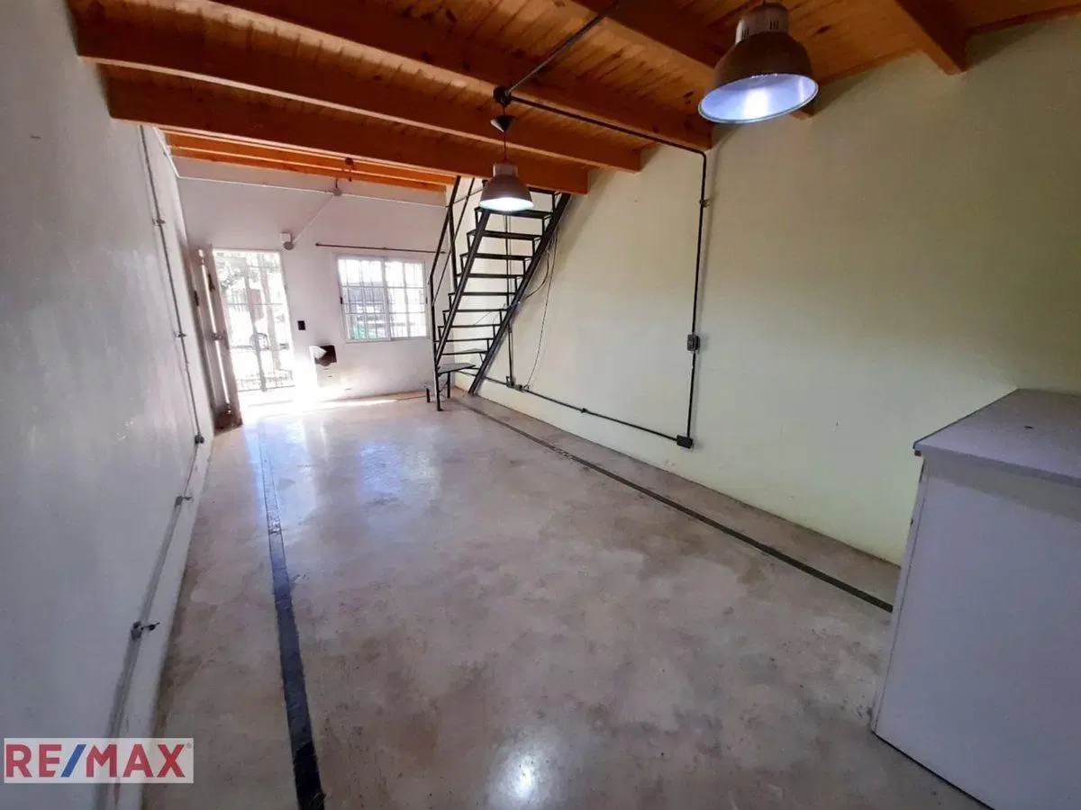 VENTA TRIPLEX MORENO BARRIO PRIVADO CON PILETA 3