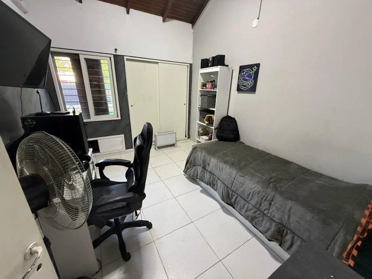 Chalet 6 amb c/ depto patio y cochera Monte Grande 4