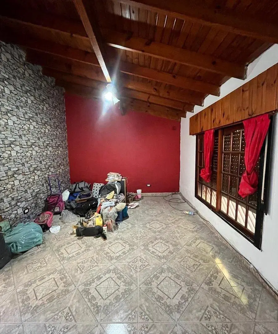 VENTA CASA 3 AMBIENTES QUINCHO Y COCHERA LIBERTAD 2