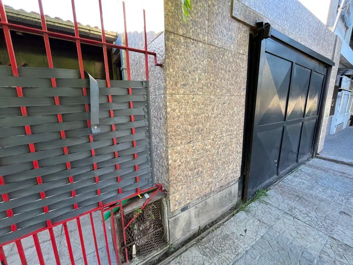 VENTA CASA 3 AMBIENTES QUINCHO Y COCHERA LIBERTAD 4