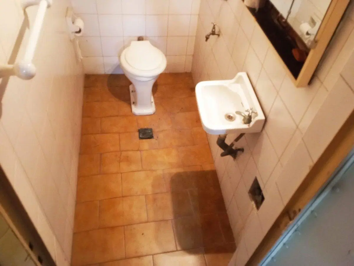 VENTA EN BLOCK 3 UF. LOCALES Y VIVIENDA  MATADEROS 4