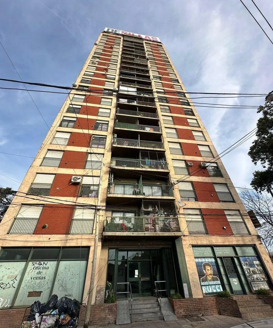 Venta - Departamento de 3 ambientes con balcòn 4
