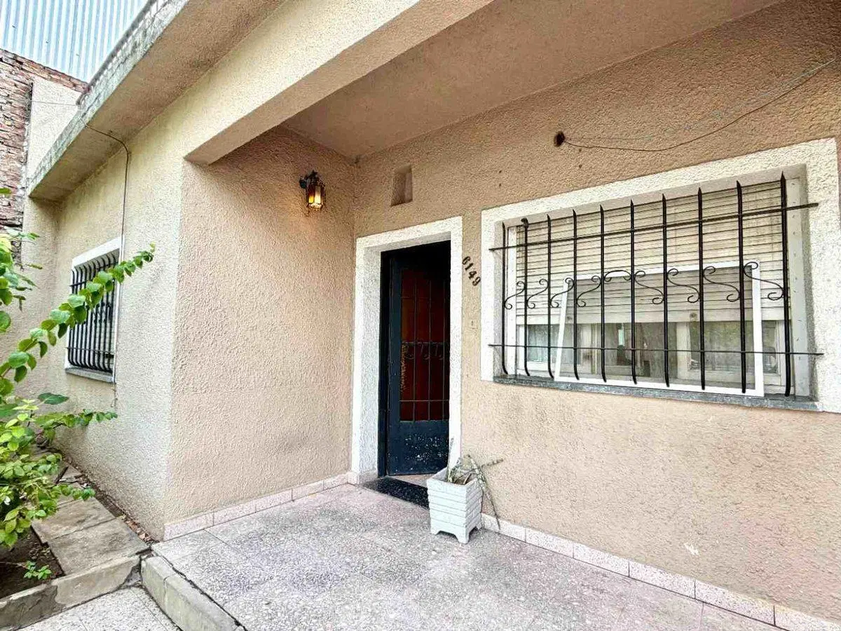 Venta casa lote propio a refaccionar Villa Lugano 3