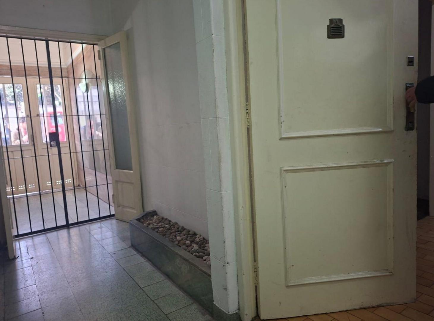 Foto de VENTA PH 4 AMB DEPENDENCIA PARQUE CHACABUCO, imagen 1
