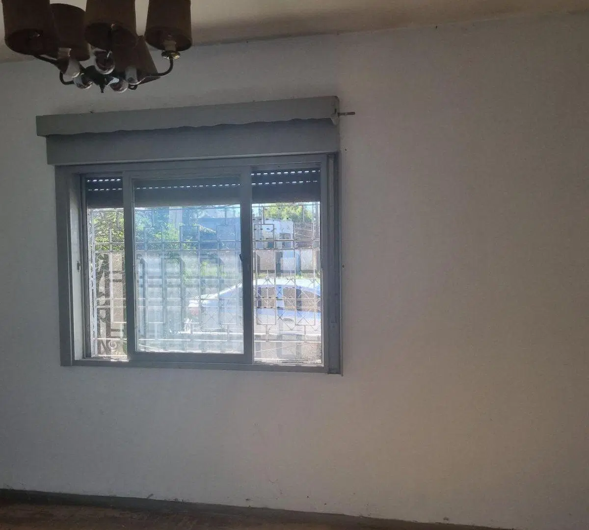 VENTA CASA A REFACCION CERCA ESTACION DE F VARELA 5
