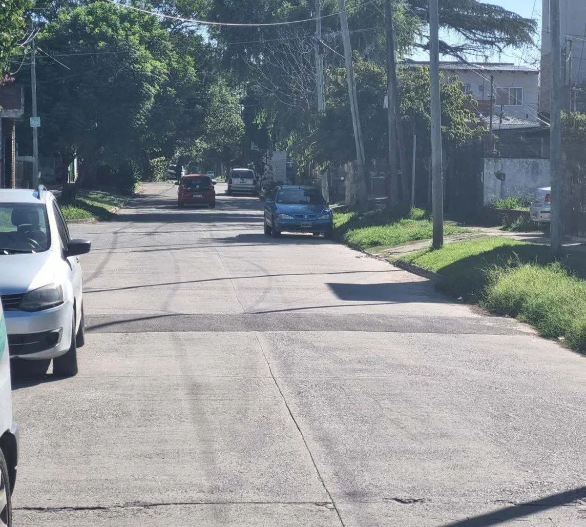 VENTA CASA A REFACCION CERCA ESTACION DE F VARELA 3