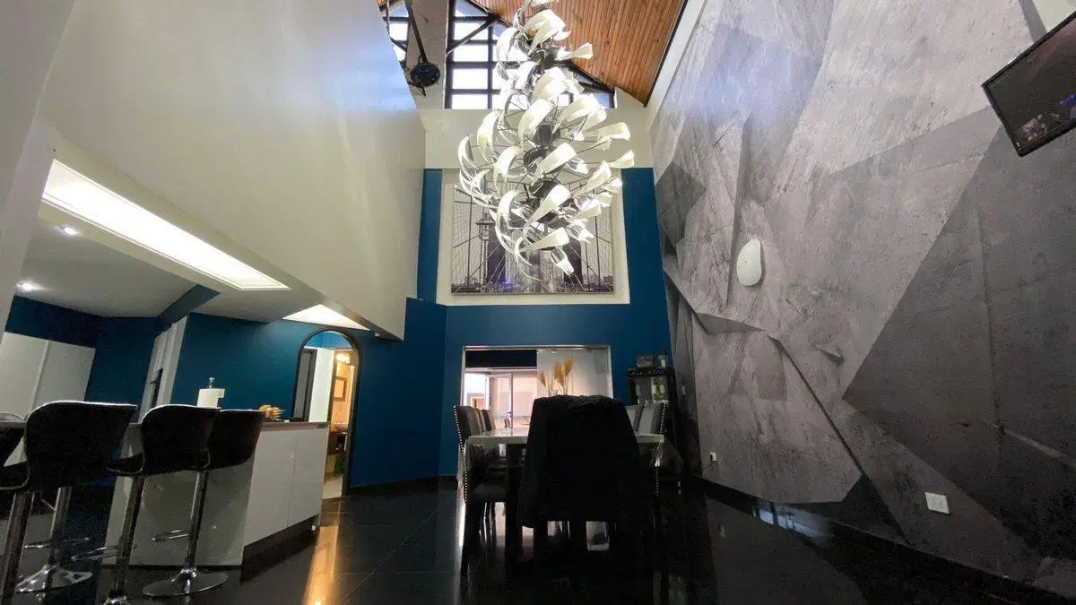 Venta Casa 5 Ambientes Villa Luro Cochera Pileta 4
