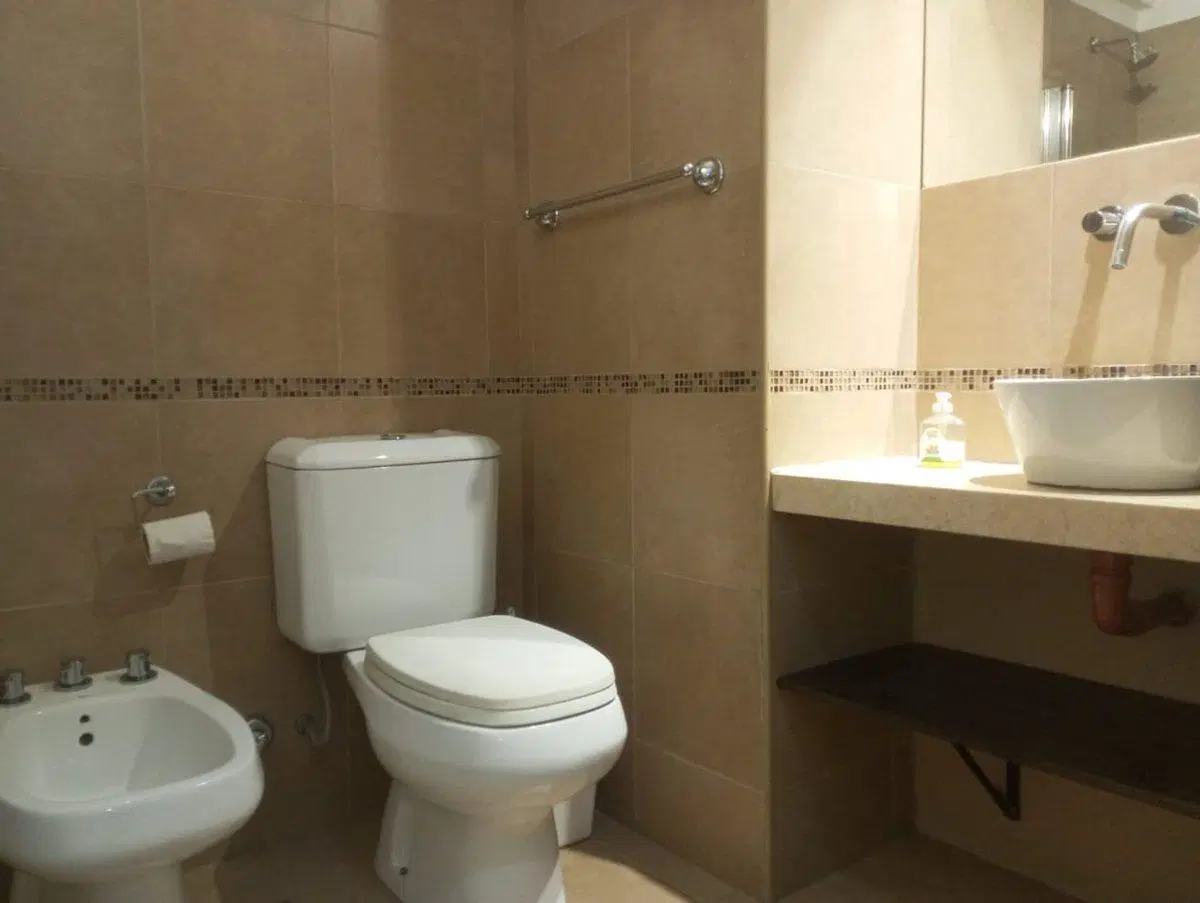 VENTA MONOAMBIENTE AL FRENTE/BALCON  PARQUE CHAS 8