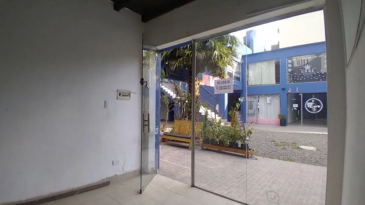 Local en alquiler en Moreno 4