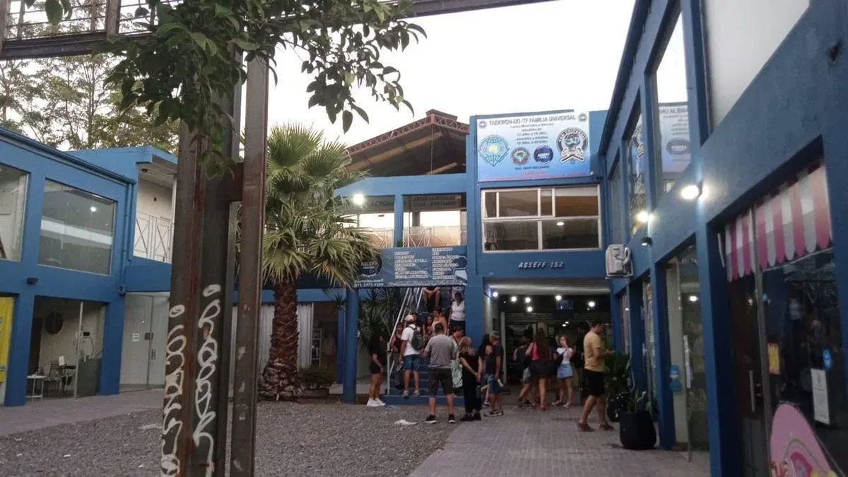 Local en alquiler en Moreno 5