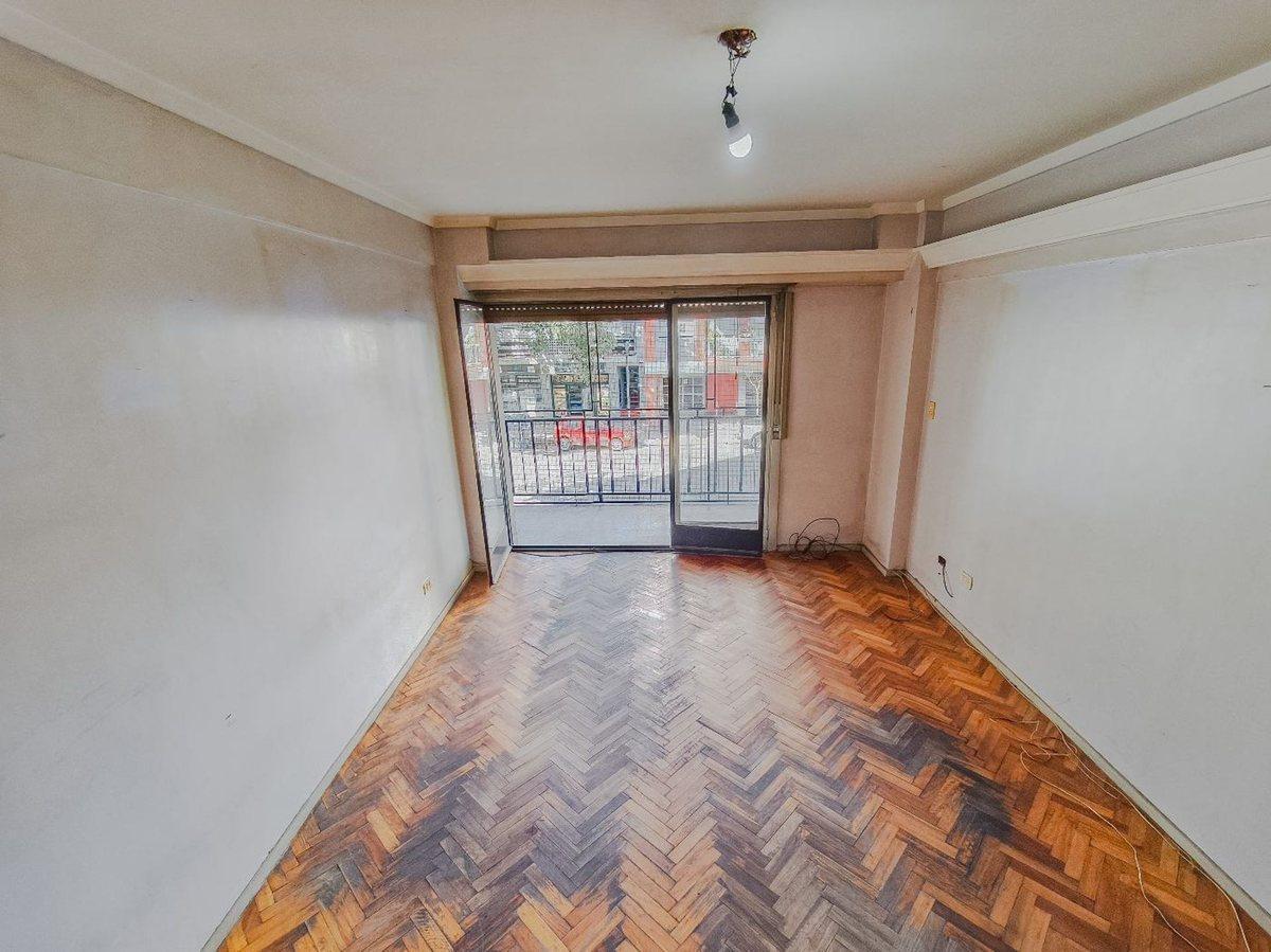 Foto de VENTA DEPARTAMENTO 4 AMBIENTES GRAL MITRE, imagen 3