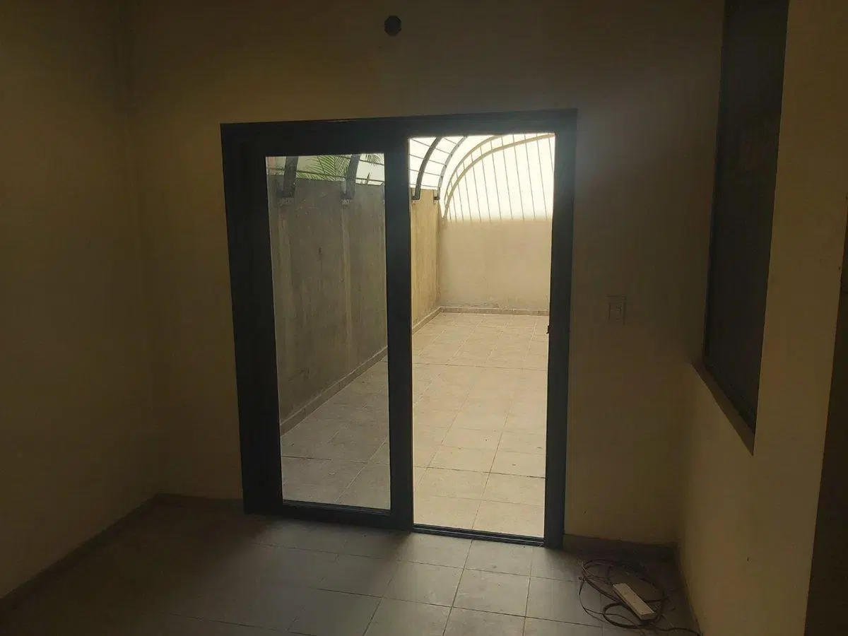 Venta Oficinas Comerciales 4 guardacoches  Wilde. 8