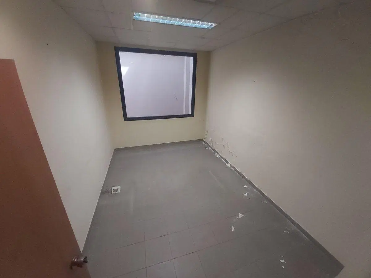 Venta Oficinas Comerciales 4 guardacoches  Wilde. 5