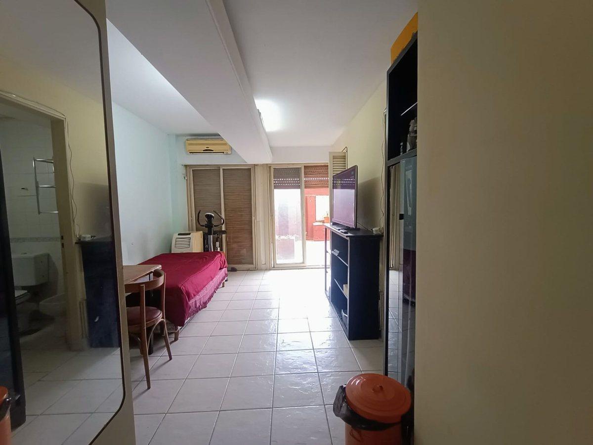 Foto de VENTA DEPARTAMENTO MONOAMBIENTE GRAN PATIO LINIERS, imagen 1
