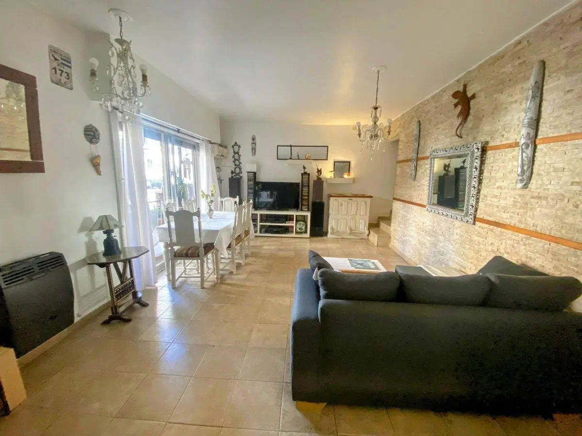 VENTA PH DE 4 AMBIENTES AL FRENTE CABALLITO 5