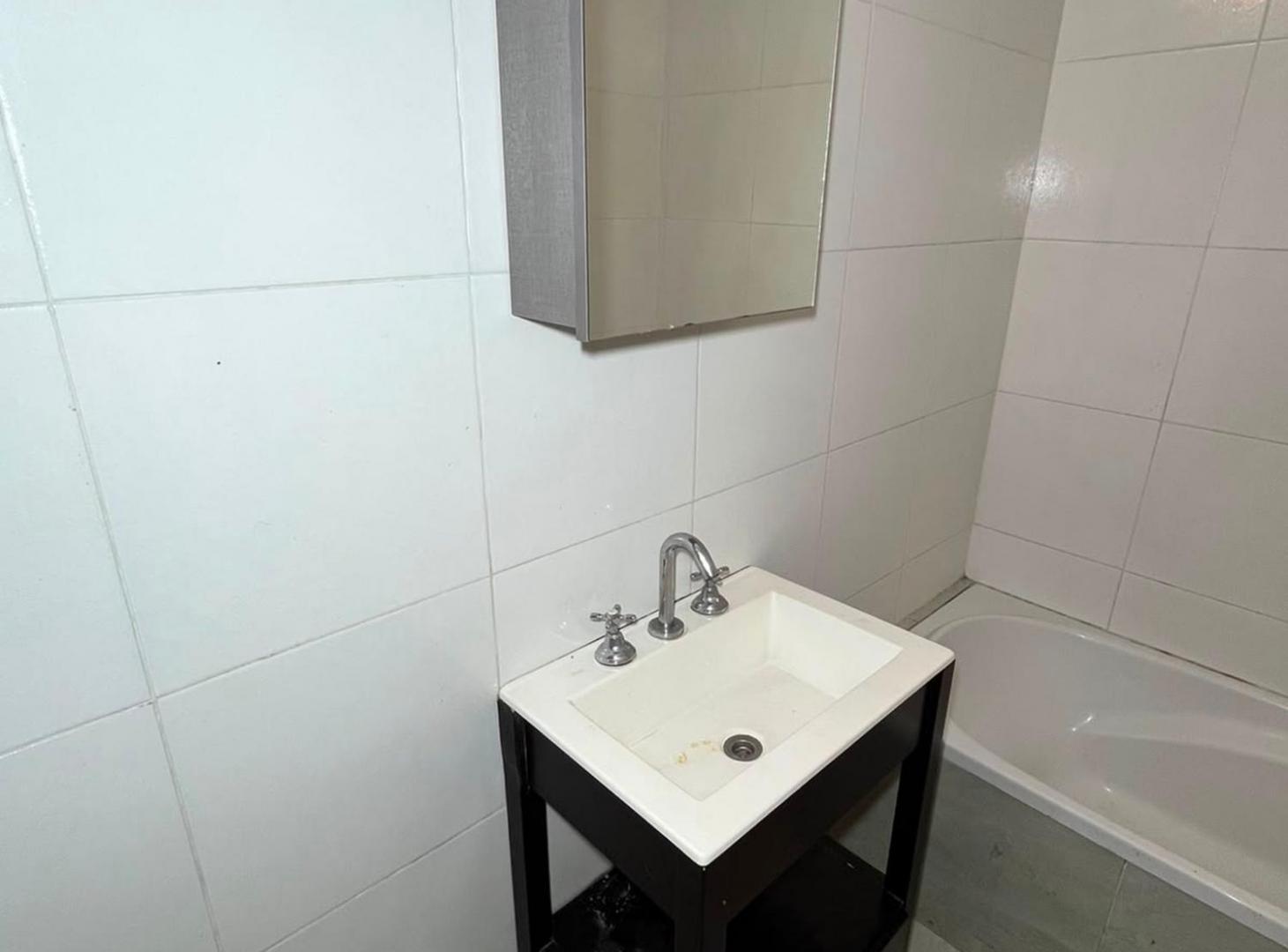 Foto de VENTA MONOAMBIENTE PATIO ESPACIO GUARDACOCHE MORON, imagen 4