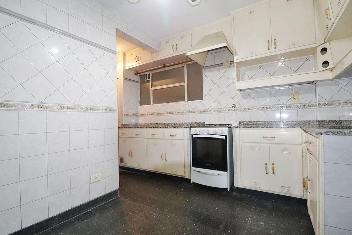 Foto de VENTA DEPARTAMENTO 4 amb. balcón Parque Chacabuco, imagen 1