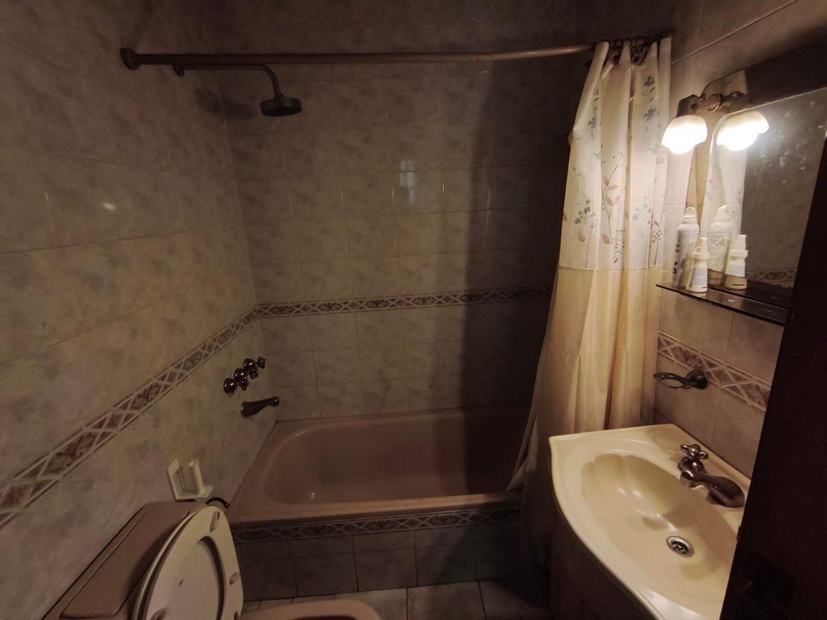 Foto de VENTA CASA 5 AMB LINIERS COCHERA APTO CREDITO, imagen 2