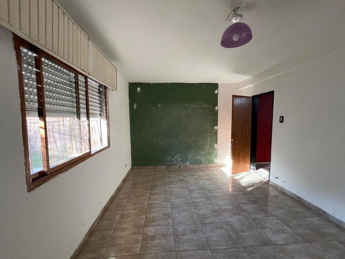 Foto de VENTA CASA 3 AMBIENTES QUINCHO Y COCHERA LIBERTAD, imagen 5