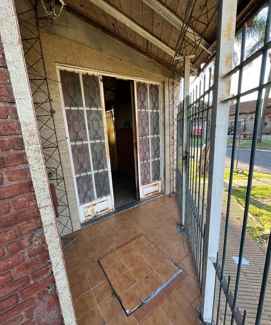 Foto de VENTA CASA 5 AMBIENTES A REFACCIONAR MORON, imagen 3