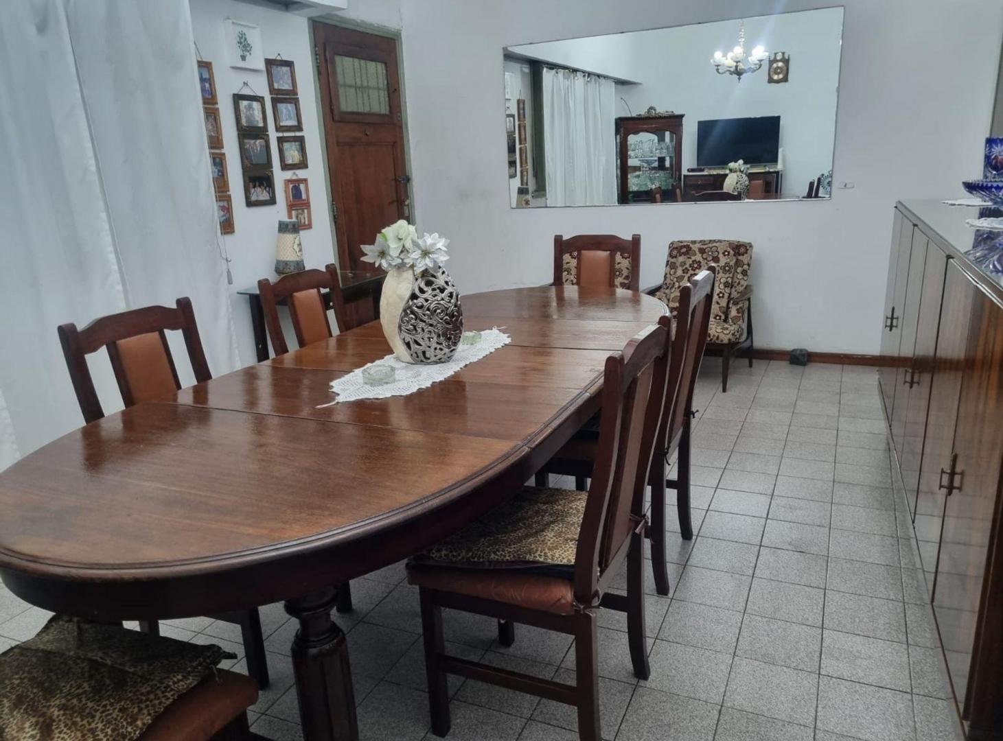 Foto de VENTA CASA/LOTE 5 AMB C/COCH/PATIO/TERR. PATERNAL, imagen 4