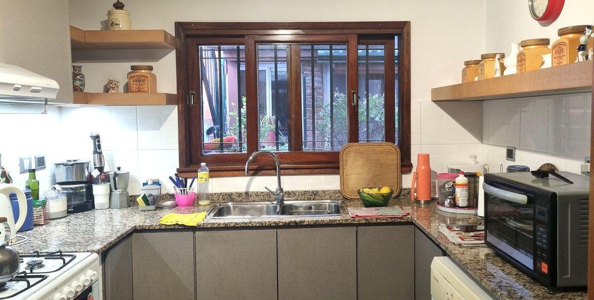 Foto de VENTA CASA 6 AMB. MAS DEPTO 2 AMB. CENTRO DE WILDE, imagen 5