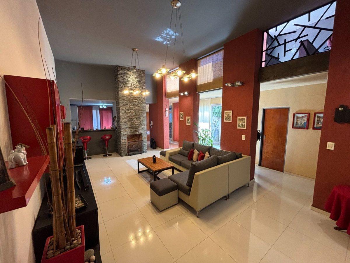 Foto de VENTA CASA 3 AMB MONTECASTRO GARAGE PATIO TERRAZA, imagen 3