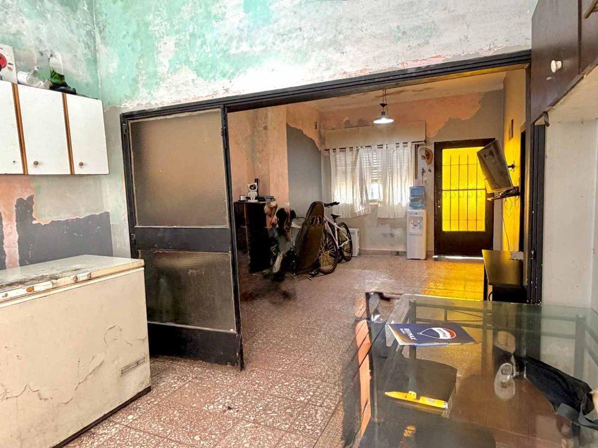 Foto de Venta casa lote propio a refaccionar Villa Lugano, imagen 3