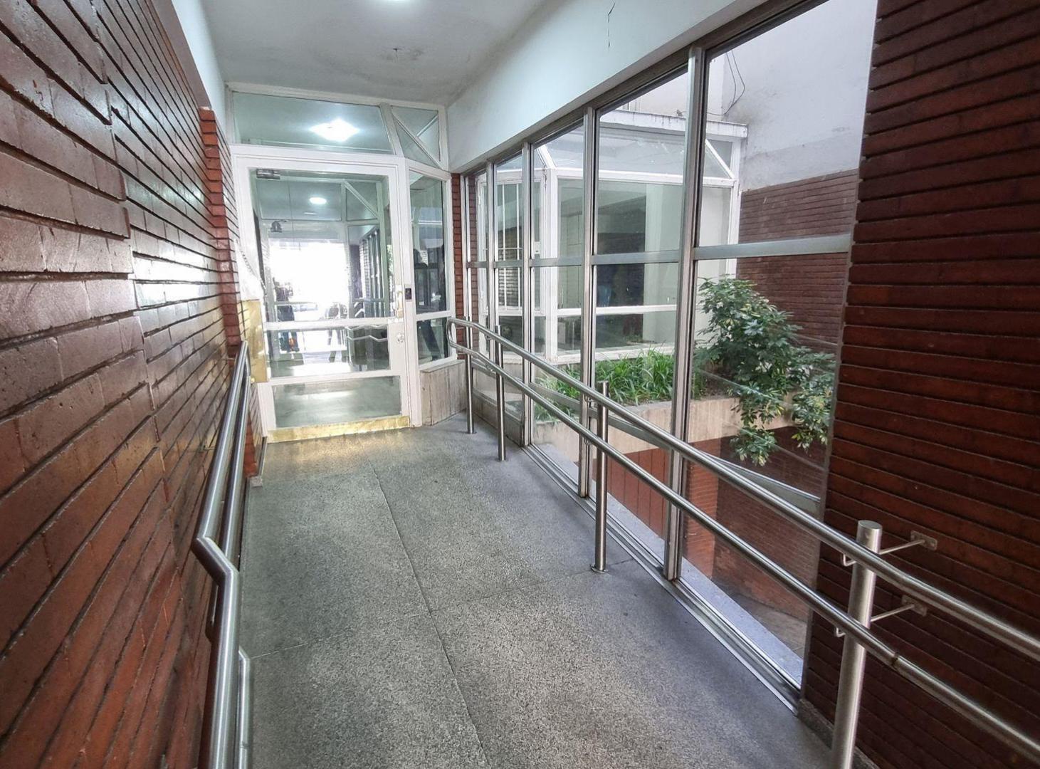 Foto de Venta Depto 2 amb PB Patio APTO CREDITO FLORESTA, imagen 2