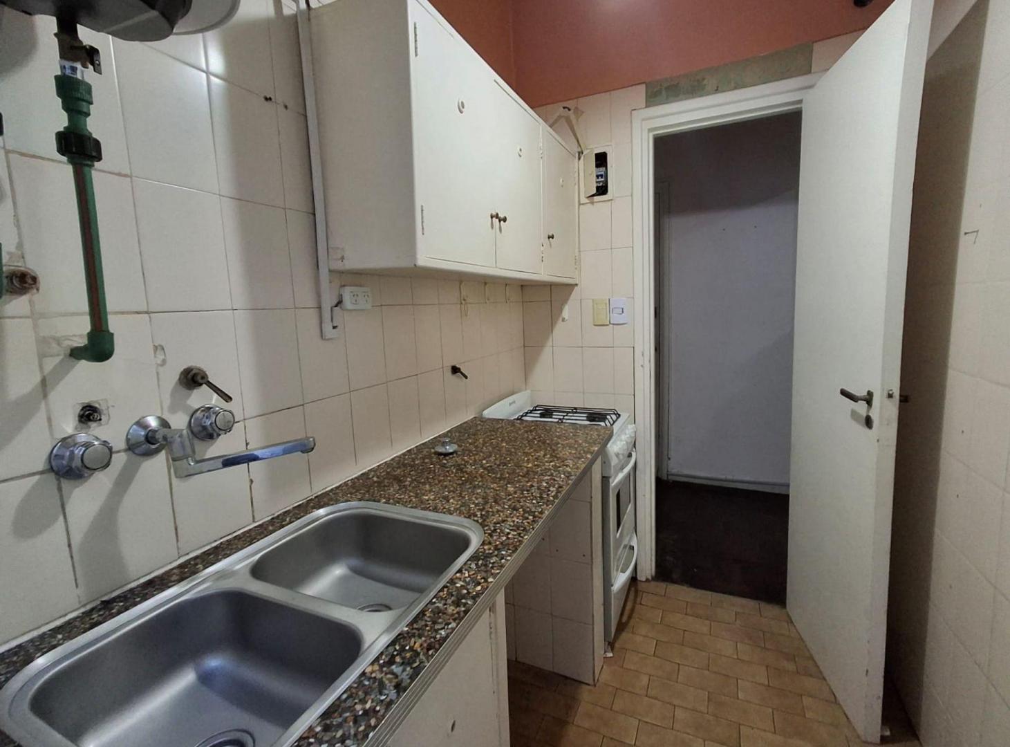 Foto de VENTA BALVANERA 2 AMBIENTES PATIO A REFACCIONAR PH, imagen 1