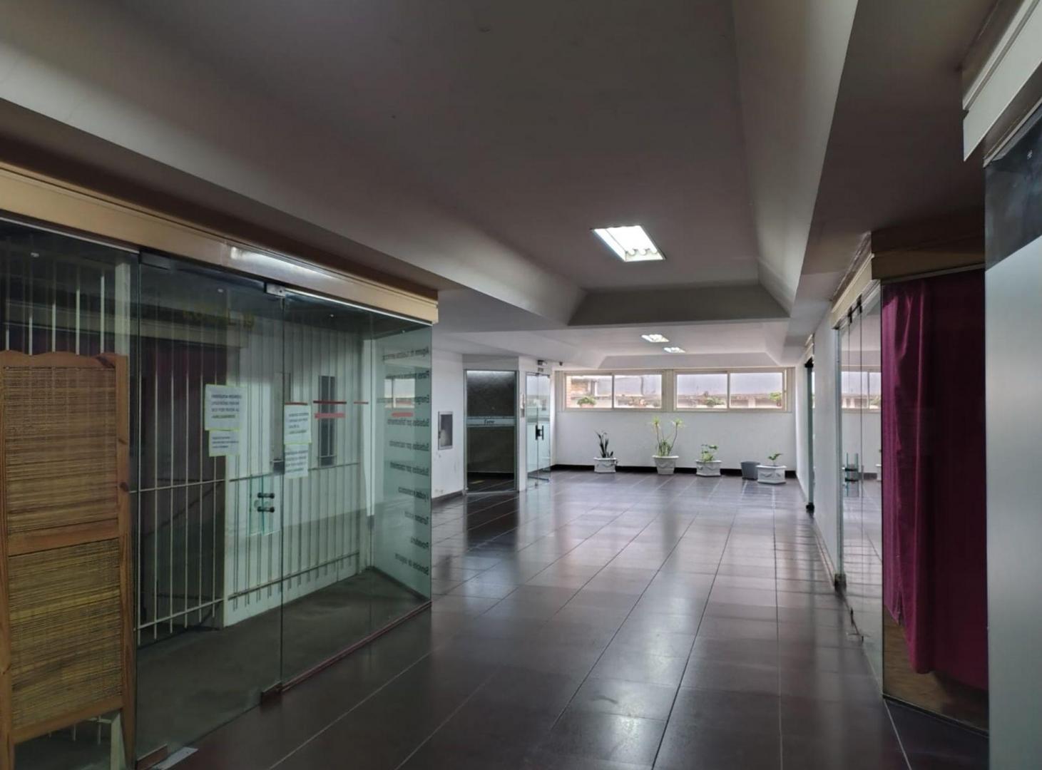 Foto de VENTA DEPARTAMENTO CUATRO AMBIENTES VILLA LURO, imagen 2