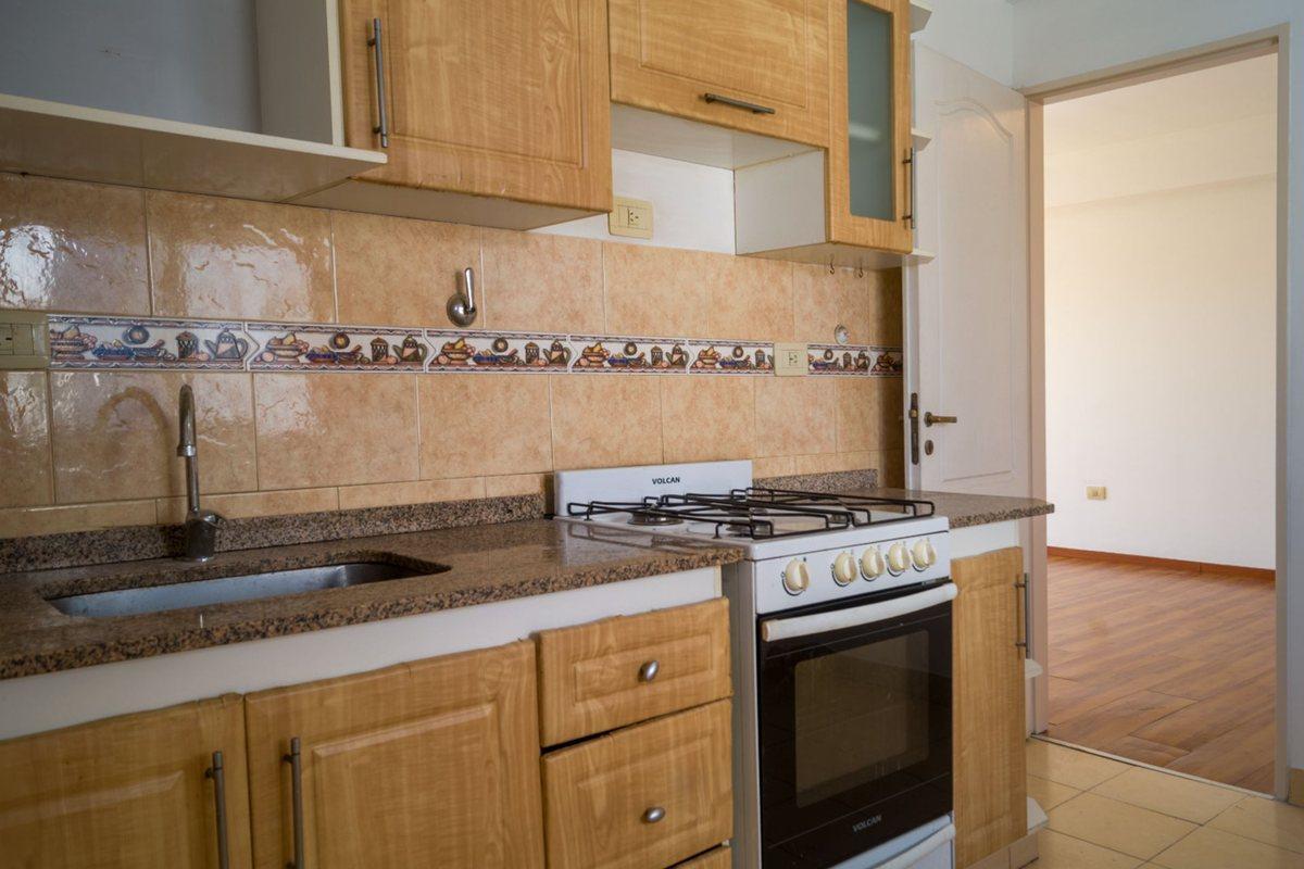 Foto de VENTA Dpto 3 Ambiente Balcón Cochera Apto Credito, imagen 5