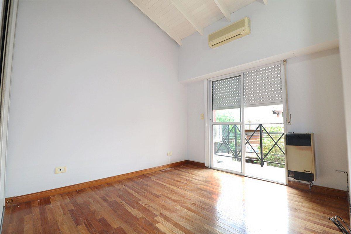 Foto de VENTA PH 3 1/2 AMBIENTES V.LURO 1P BALCON COCHERA, imagen 5
