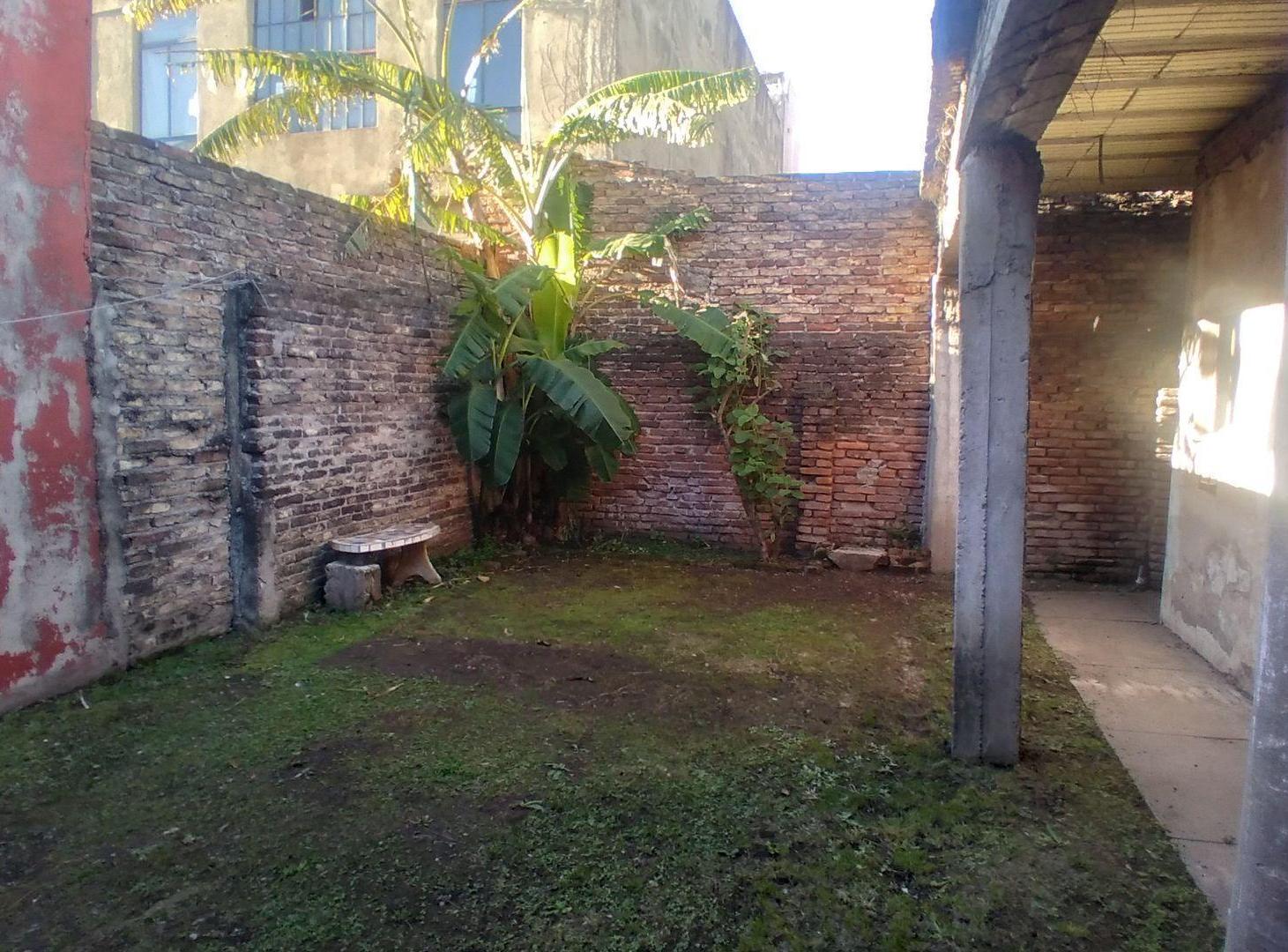 Foto de Lote con Casa 3 Amb Local al Frente Gran Potencial, imagen 3