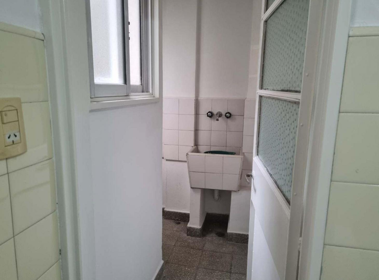 Foto de Venta Depto. 2 amb. interno V Luro buena ubicación, imagen 4