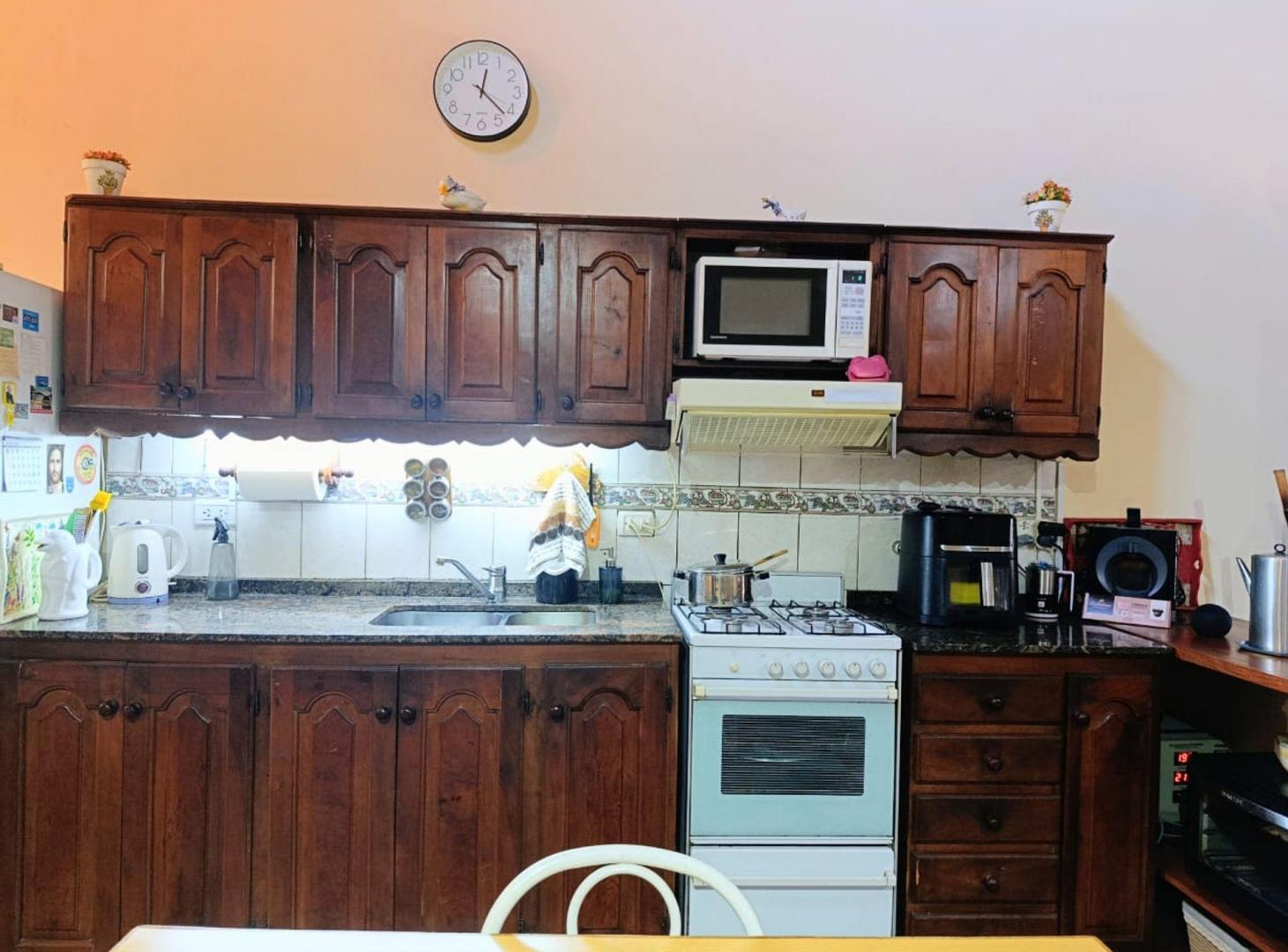Foto de OPORTUNIDAD VENTA CASA V.LUGANO 4 AMBIENTES COCHER, imagen 5