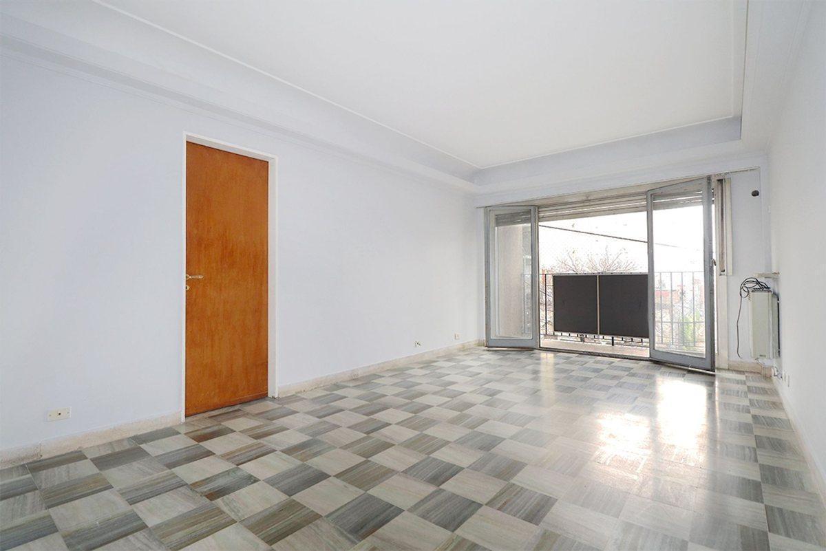 Foto de VENTA DEPARTAMENTO 4 amb. balcón Parque Chacabuco, imagen 2