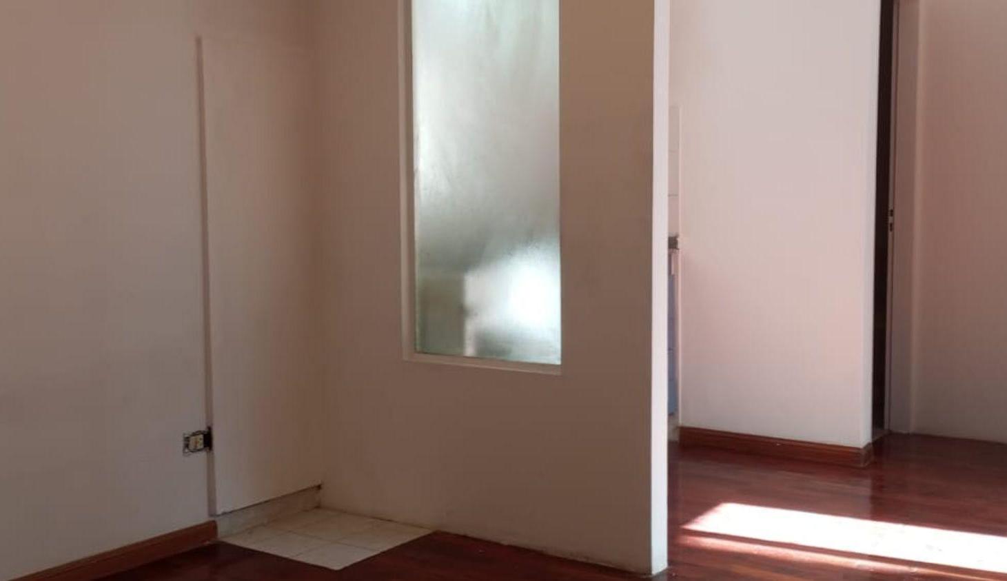 Foto de VENTA MONOAMBIENTE COCHERA TECHADA FLORES NORTE, imagen 2