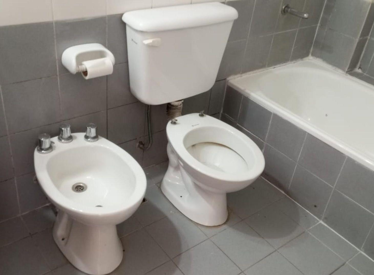 Foto de VENTA MONOAMBIENTE COCHERA TECHADA FLORES NORTE, imagen 5