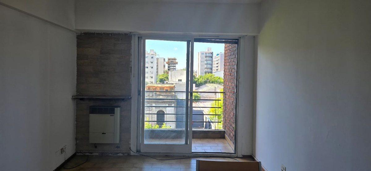 Foto de VENTA 2 AMB AL FRENTE BALCON Y COCHERA LUMINOSO, imagen 1