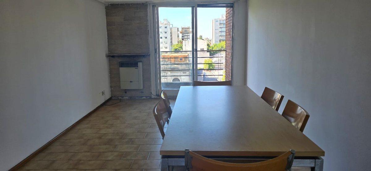 Foto de VENTA 2 AMB AL FRENTE BALCON Y COCHERA LUMINOSO, imagen 2