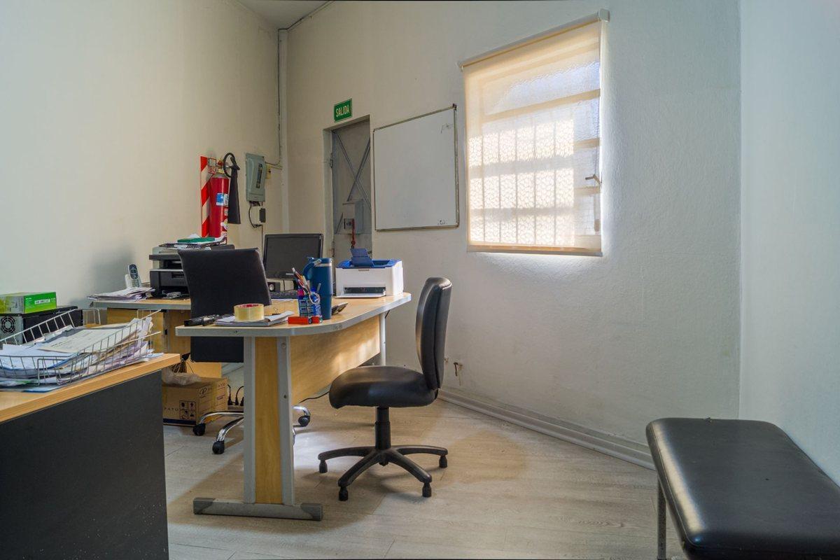 Foto de VENTA DEPOSITO EN CALLE PIZZURNO 800 RAMOS MEJIA, imagen 5