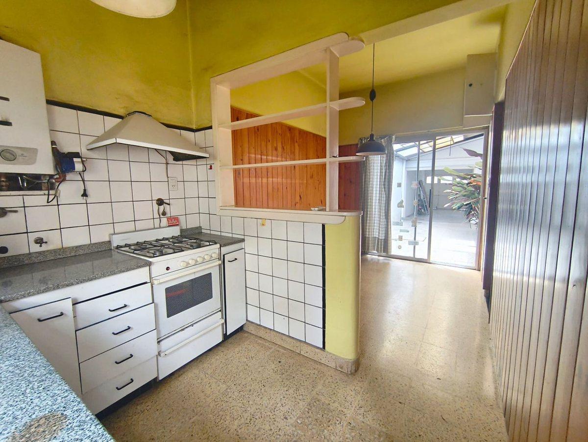 Foto de VENTA CASA 5 AMBIENTES PARQUE AVELLANEDA A CREDITO, imagen 3