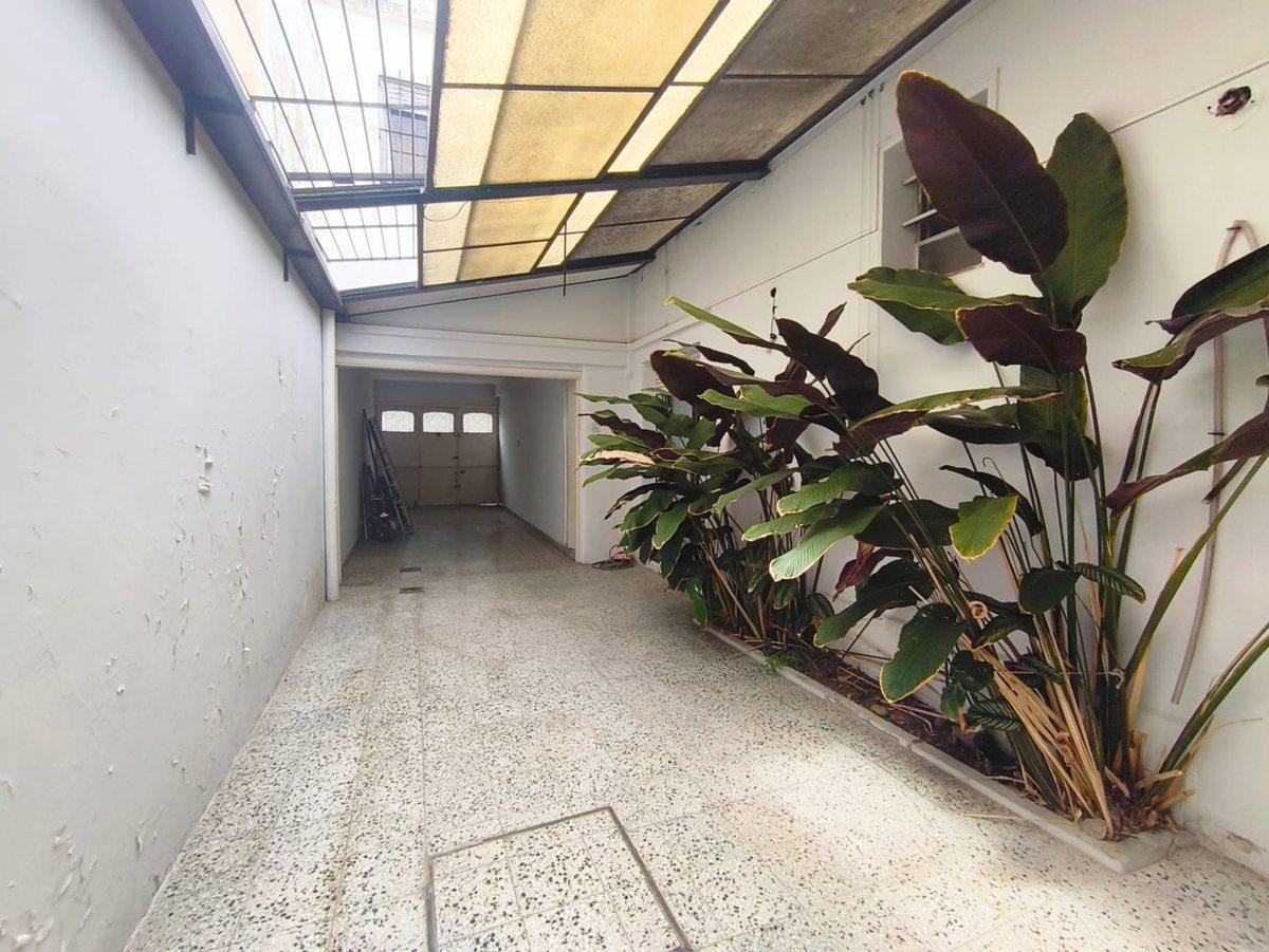 Foto de VENTA CASA 5 AMBIENTES PARQUE AVELLANEDA A CREDITO, imagen 2