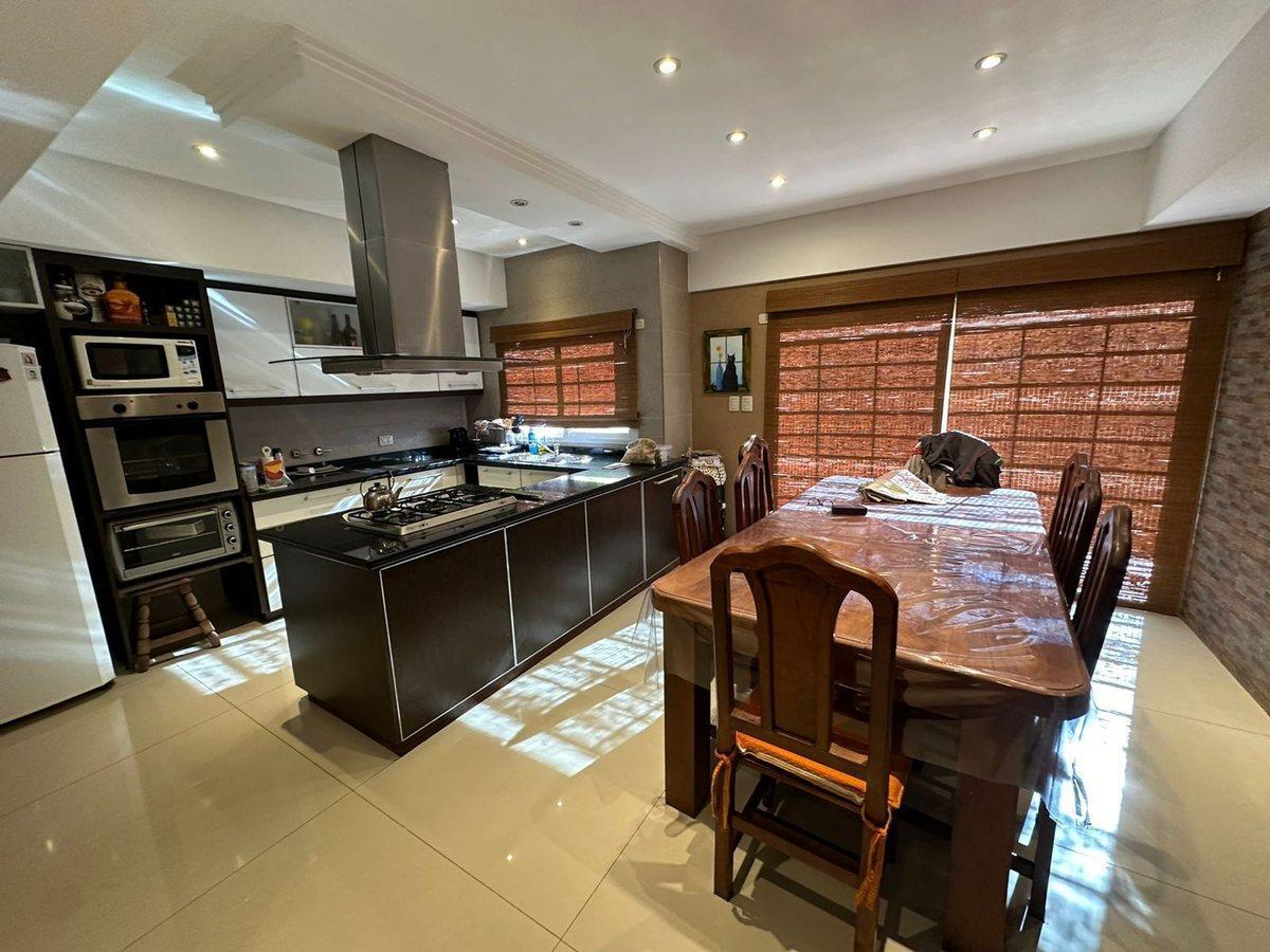 Foto de Venta Casa de 5 ambientes con Pileta en Liniers, imagen 5