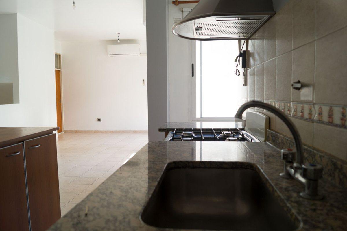 Foto de VENTA PH 2 ambientes-patio sin expensas VILLA LURO, imagen 3